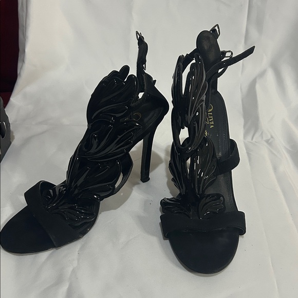 Black Strappy Heels with Leaf Design - Picture 1 of 6